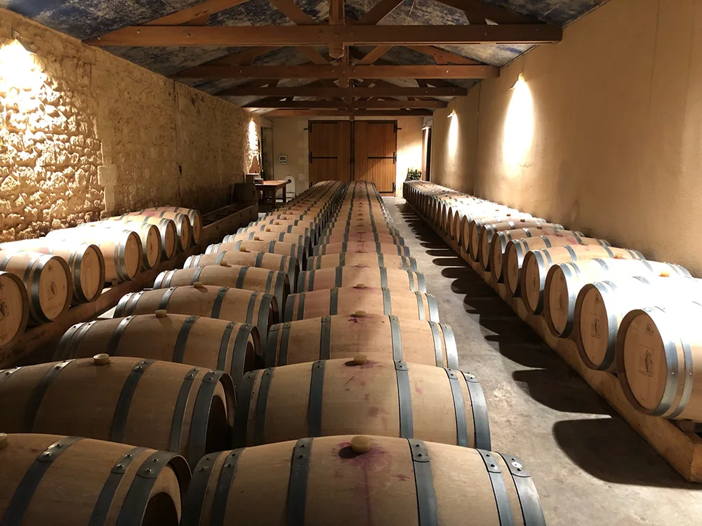 Le chai à barriques — Château Mondésir Gazin
