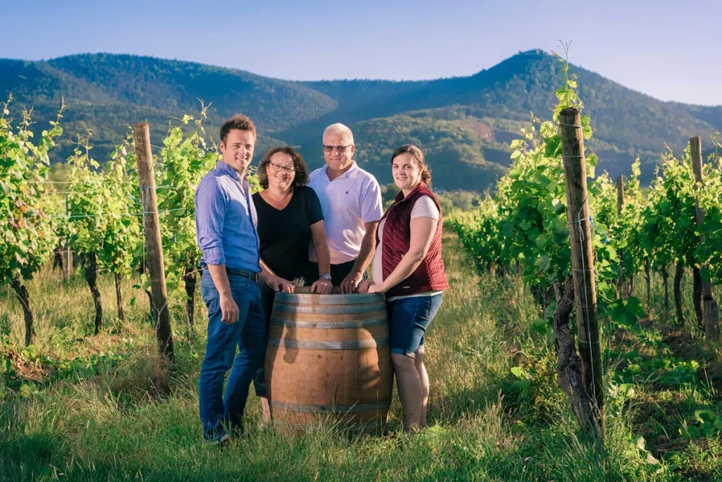 La famille dans les vignes — Fritz-Schmitt