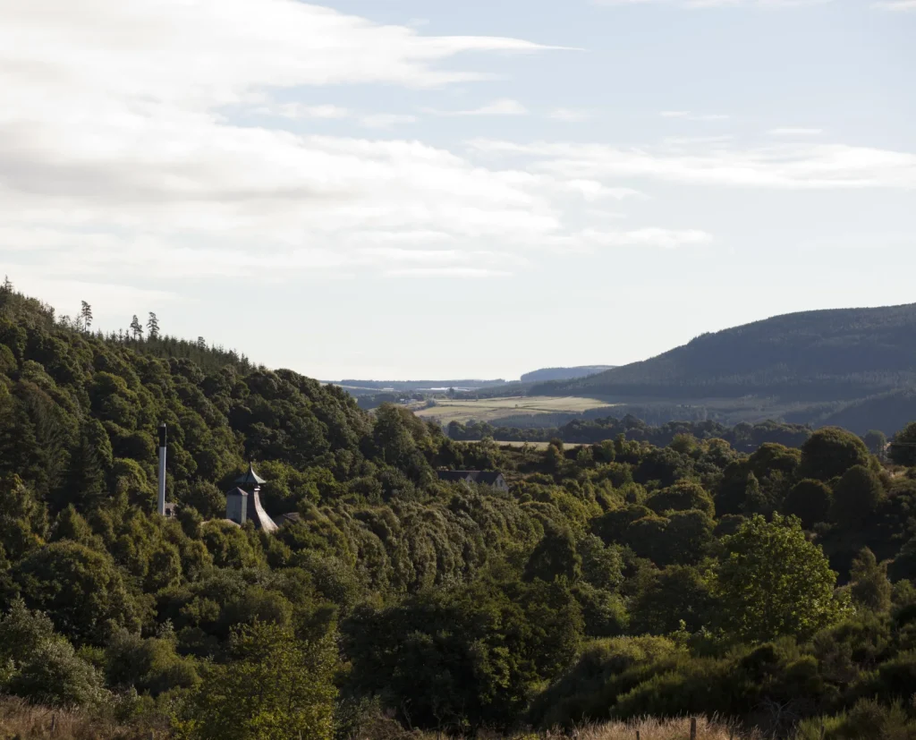 La distillerie dans son paysage — Speyburn